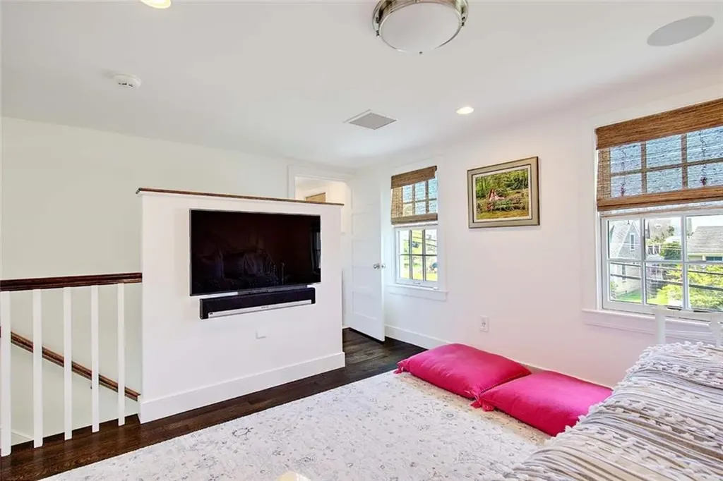 228 Bonnet Point Road Narragansett RI 02882