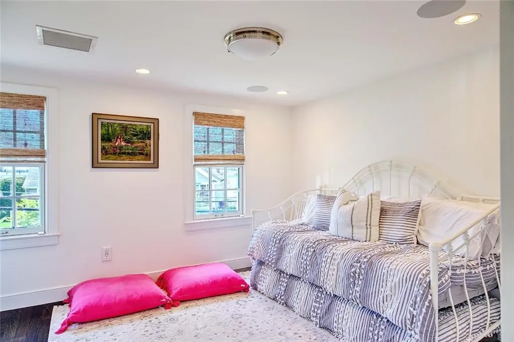 228 Bonnet Point Road Narragansett RI 02882
