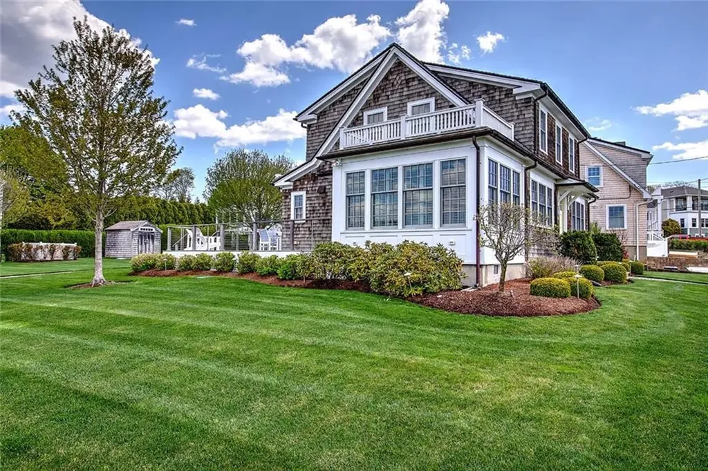228 Bonnet Point Road Narragansett RI 02882