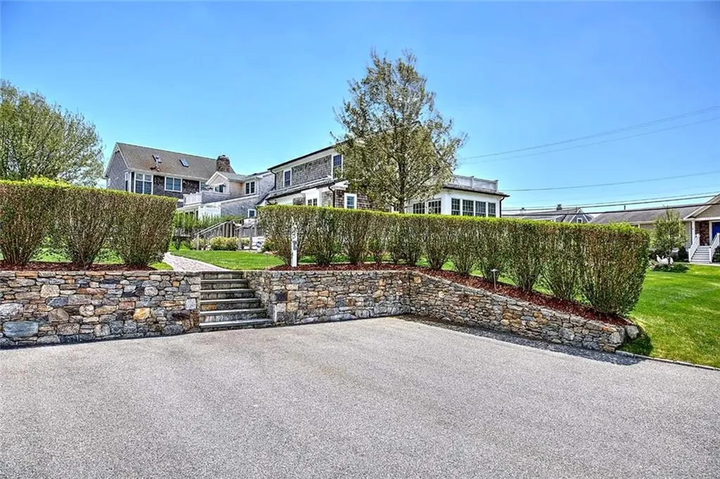 228 Bonnet Point Road Narragansett RI 02882