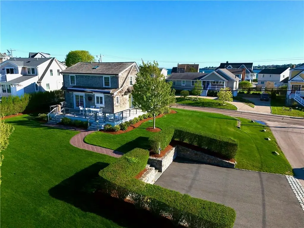 228 Bonnet Point Road Narragansett RI 02882