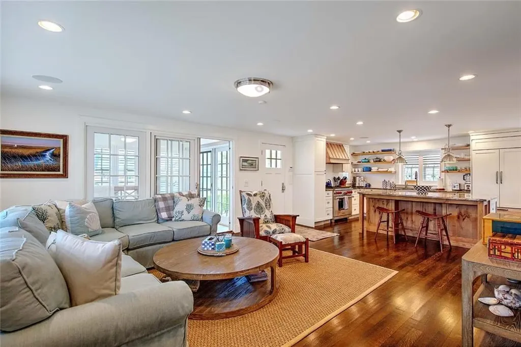 228 Bonnet Point Road Narragansett RI 02882
