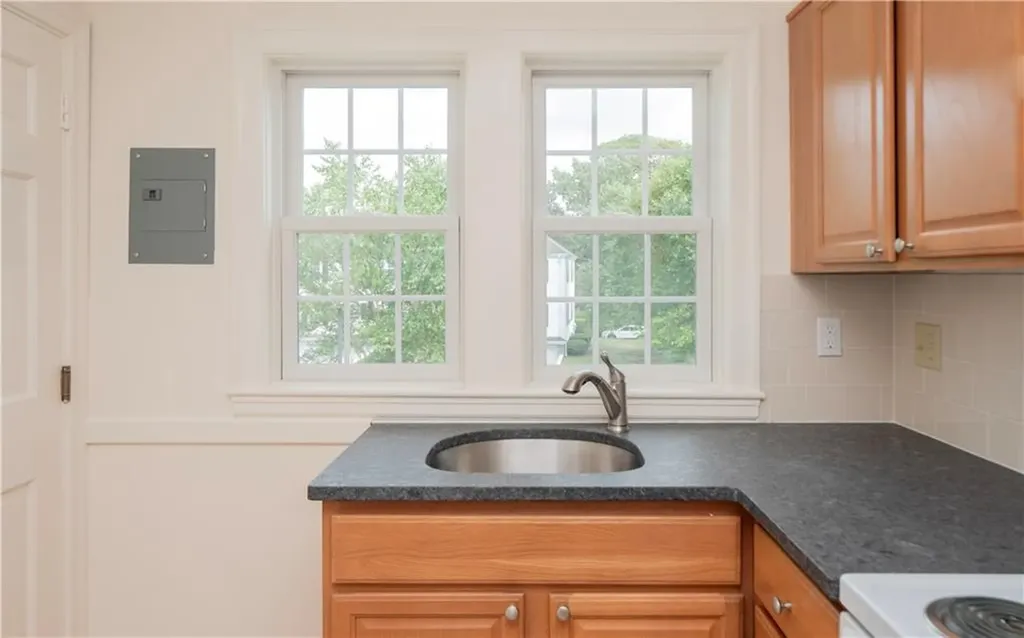 184 N Fenner Road Middletown RI 02842