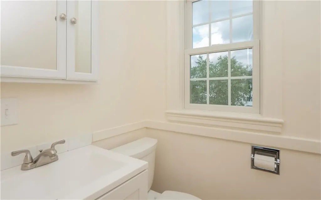 184 N Fenner Road Middletown RI 02842