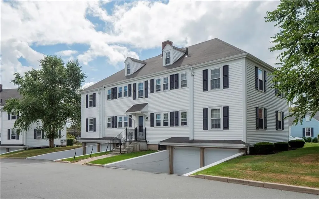 184 N Fenner Road Middletown RI 02842