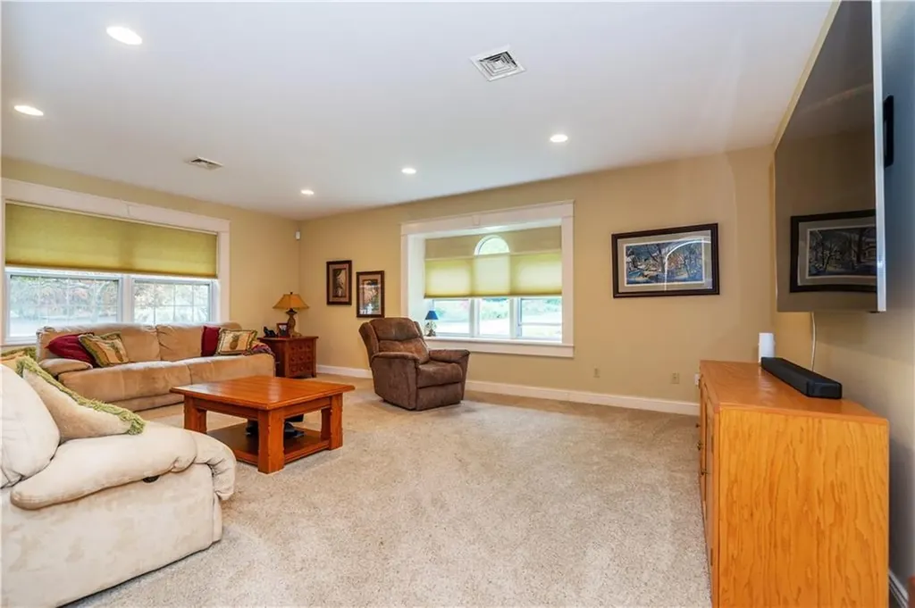 15 Justin Road East Greenwich RI 02818