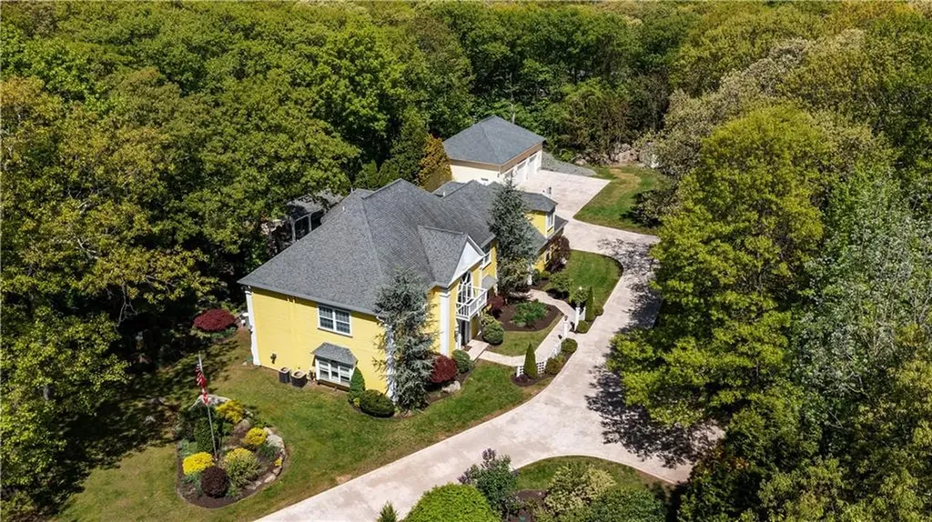 15 Justin Road East Greenwich RI 02818