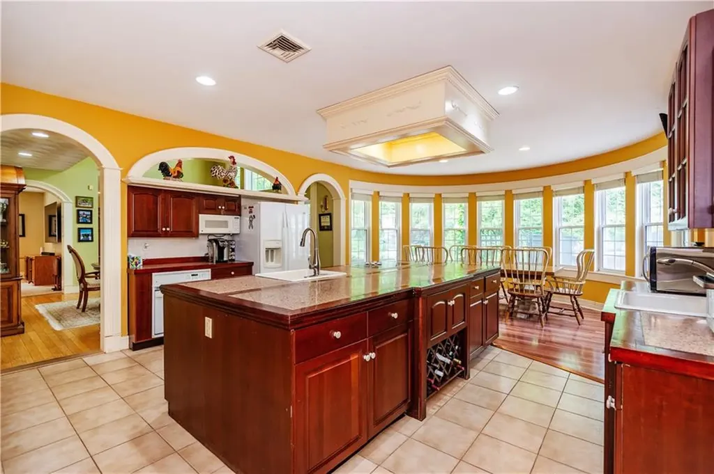 15 Justin Road East Greenwich RI 02818