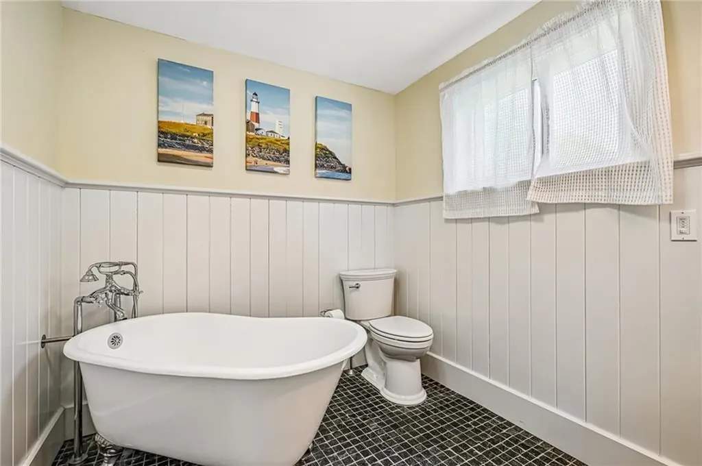 40 Sylvia Road Tiverton RI 02878
