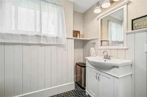 40 Sylvia Road Tiverton RI 02878
