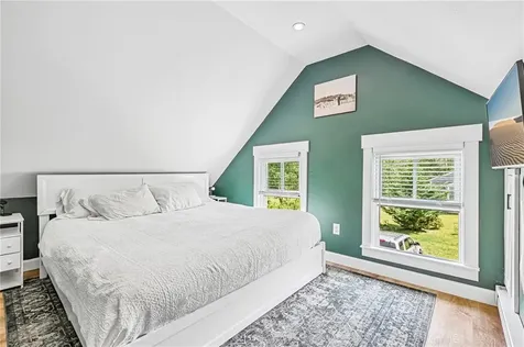 40 Sylvia Road Tiverton RI 02878