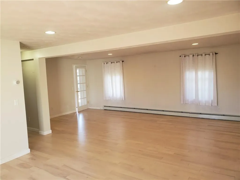 35 Ferncliff Avenue North Providence RI 02911