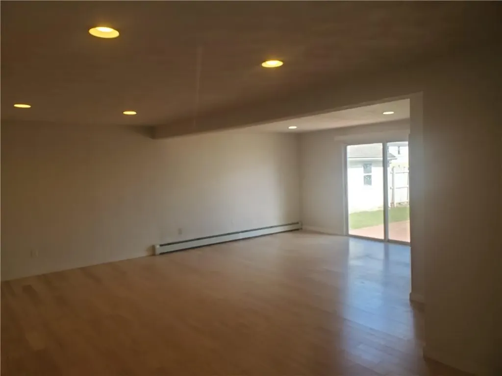 35 Ferncliff Avenue North Providence RI 02911