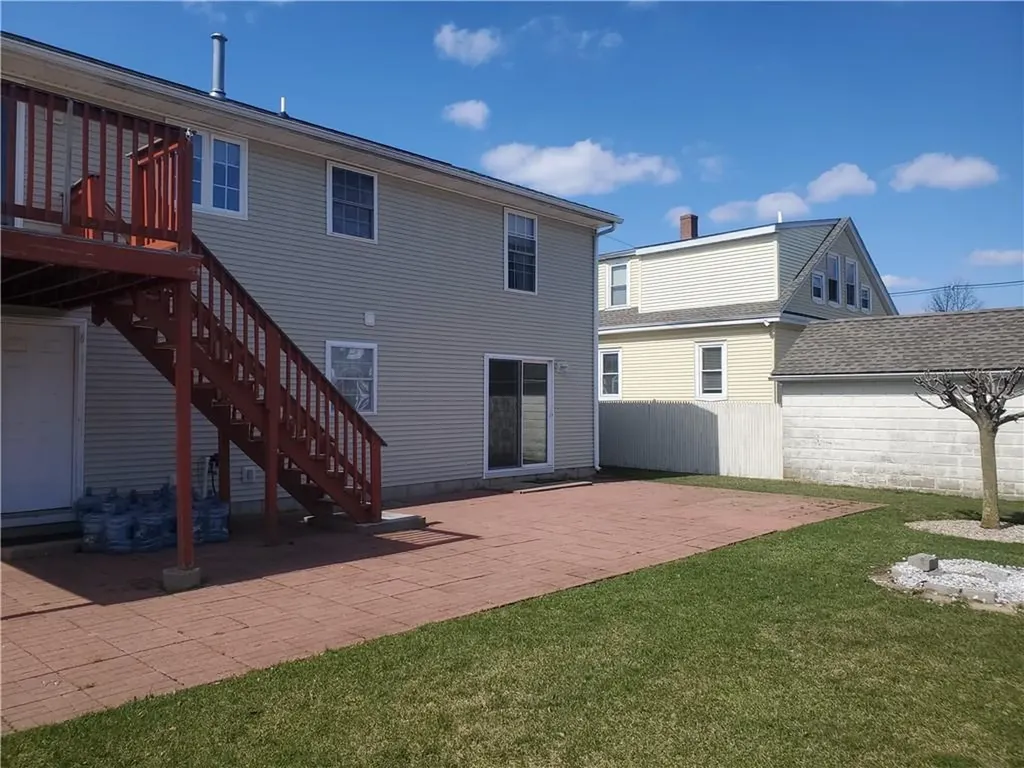 35 Ferncliff Avenue North Providence RI 02911