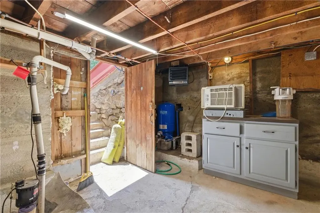 105 William Henry Road Scituate RI 02857