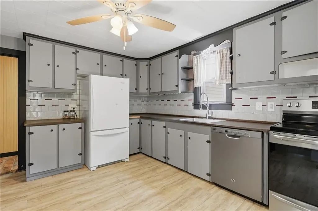 105 William Henry Road Scituate RI 02857