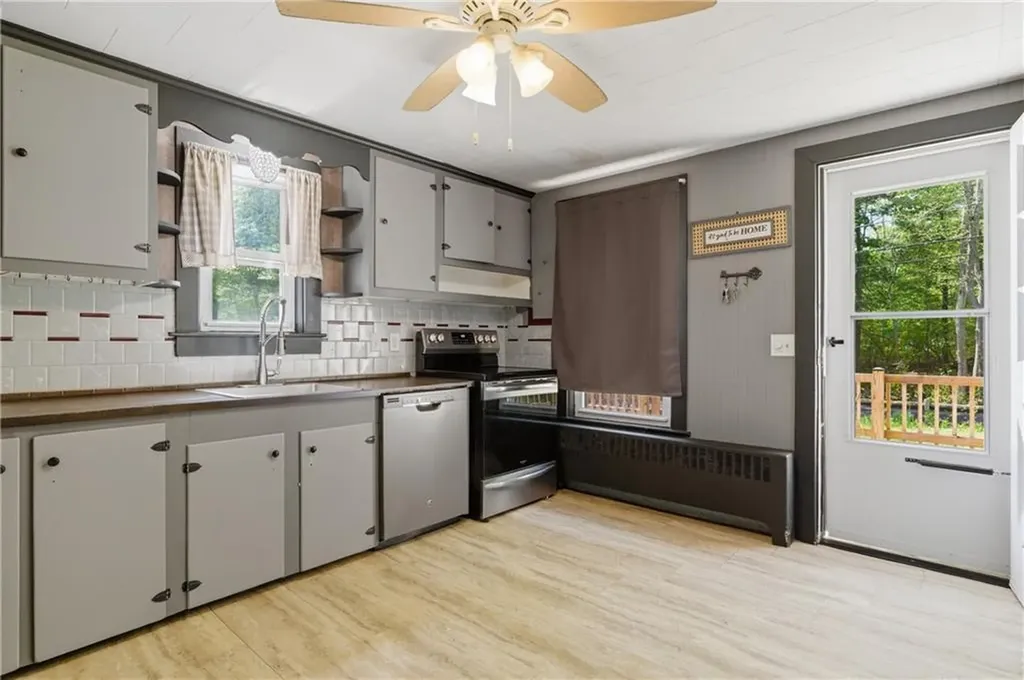 105 William Henry Road Scituate RI 02857