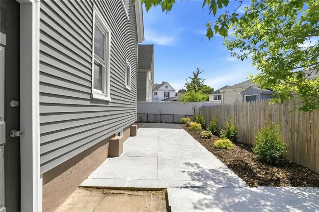 35 Lawrence Street Providence RI 02909