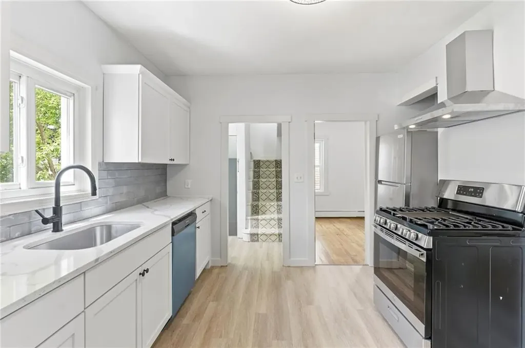 35 Lawrence Street Providence RI 02909