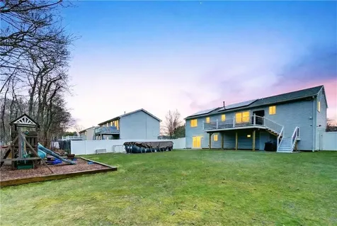 82 Mohawk Trail Cranston RI 02921