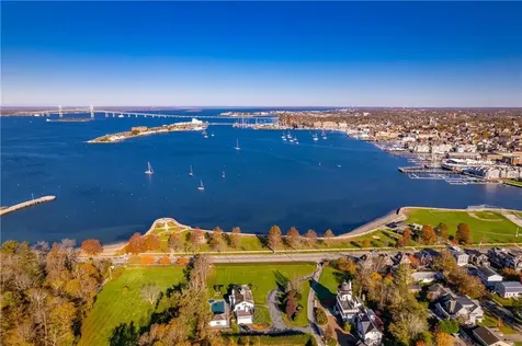 1 Harborview Drive Newport RI 02840