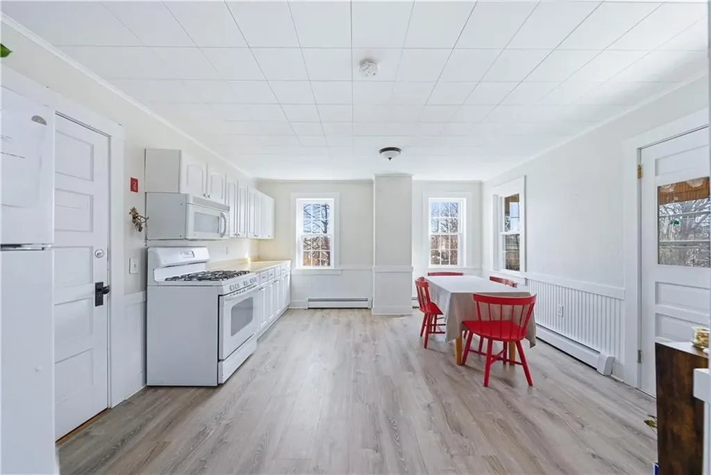 27 Barney Street Warren RI 02885