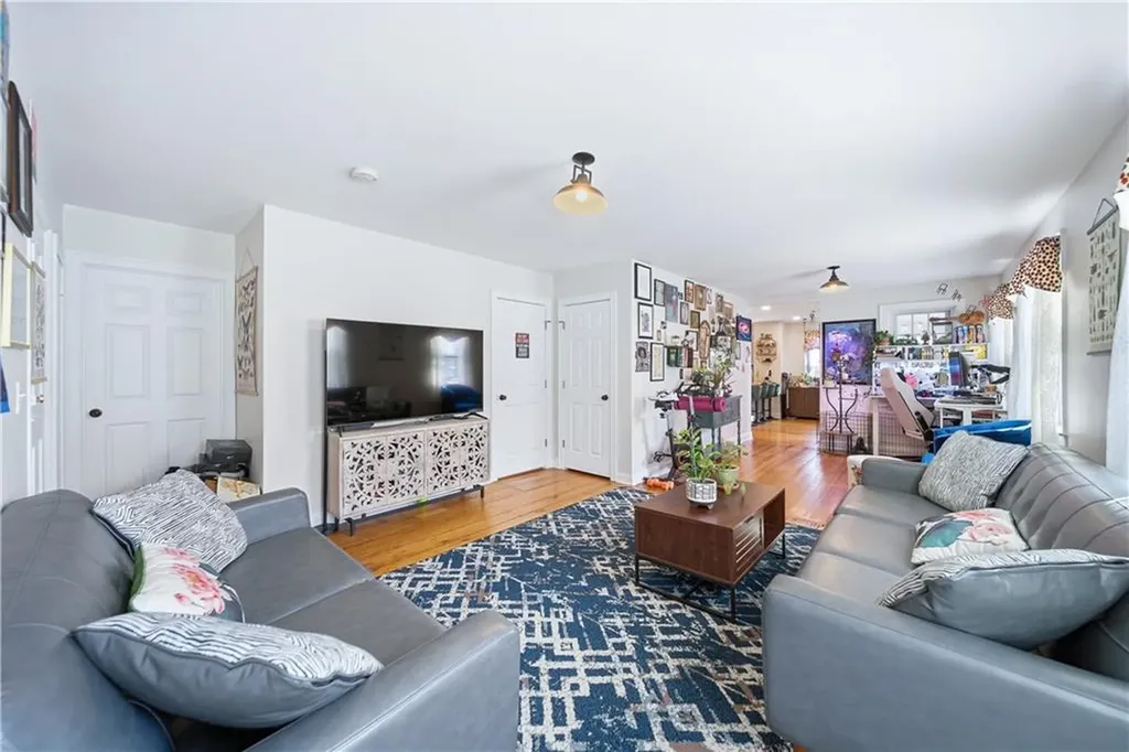 27 Barney Street Warren RI 02885