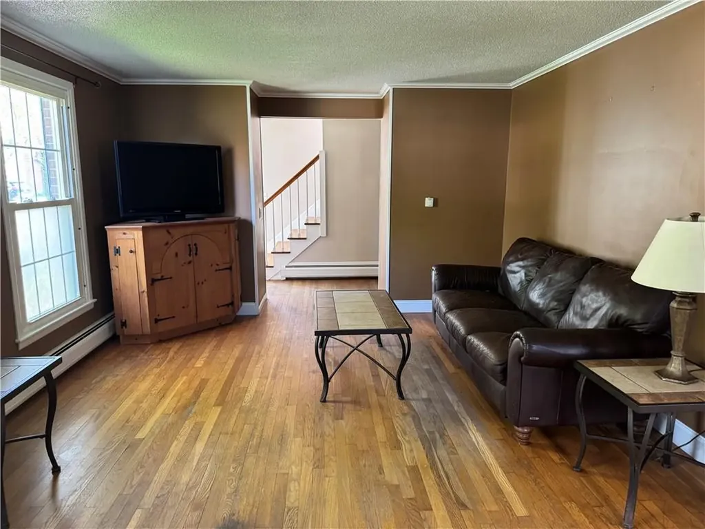 27 Monmouth Drive East Providence MA 02515