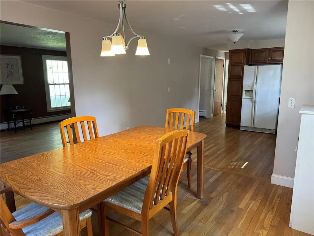 27 Monmouth Drive East Providence MA 02515