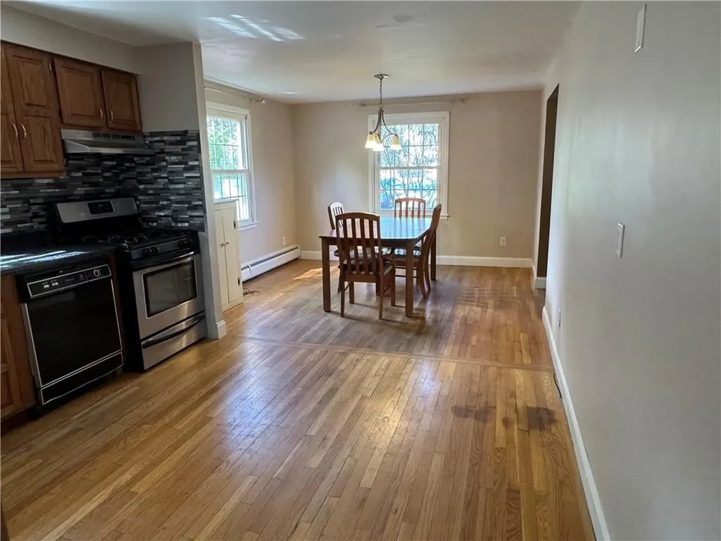 27 Monmouth Drive East Providence MA 02515