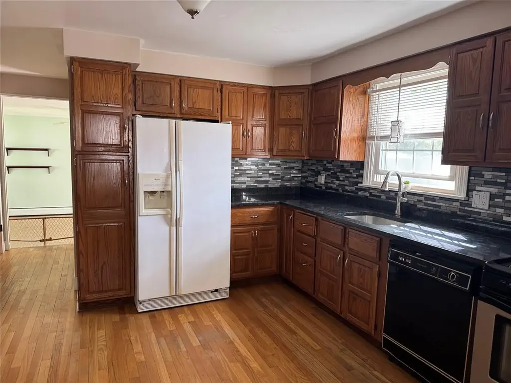 27 Monmouth Drive East Providence MA 02515