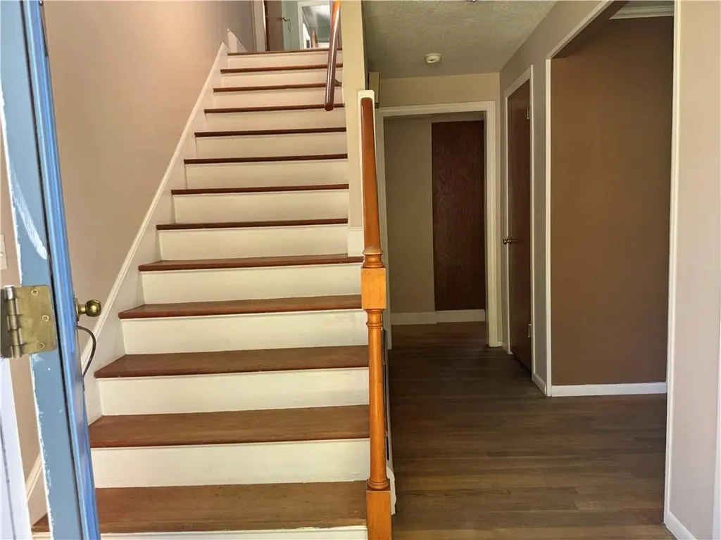 27 Monmouth Drive East Providence MA 02515
