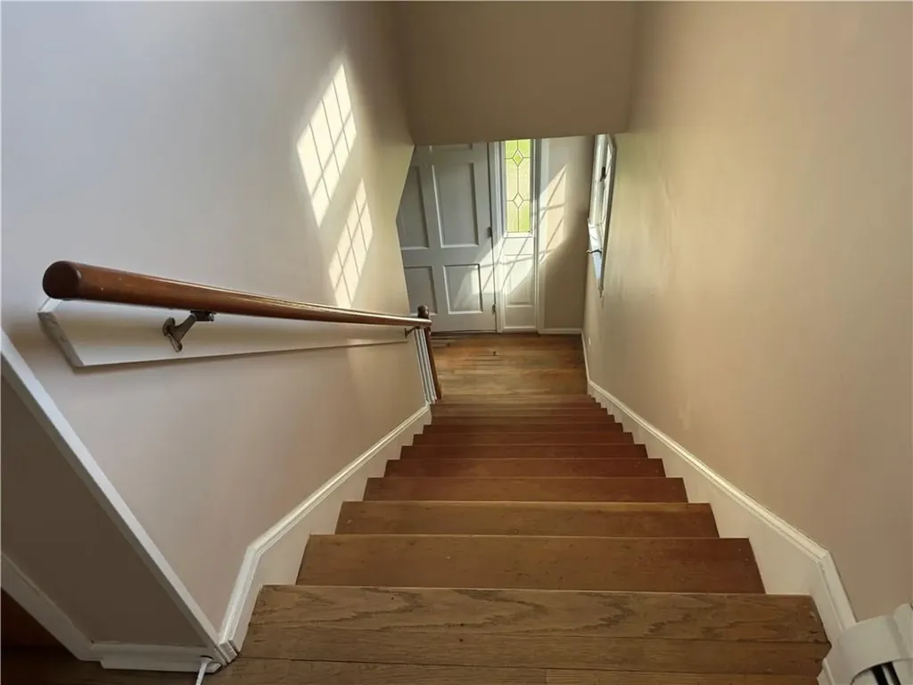 27 Monmouth Drive East Providence MA 02515