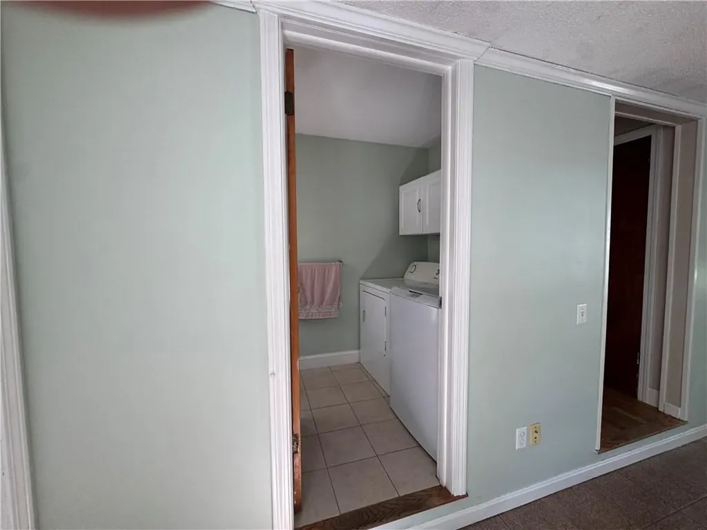 27 Monmouth Drive East Providence MA 02515