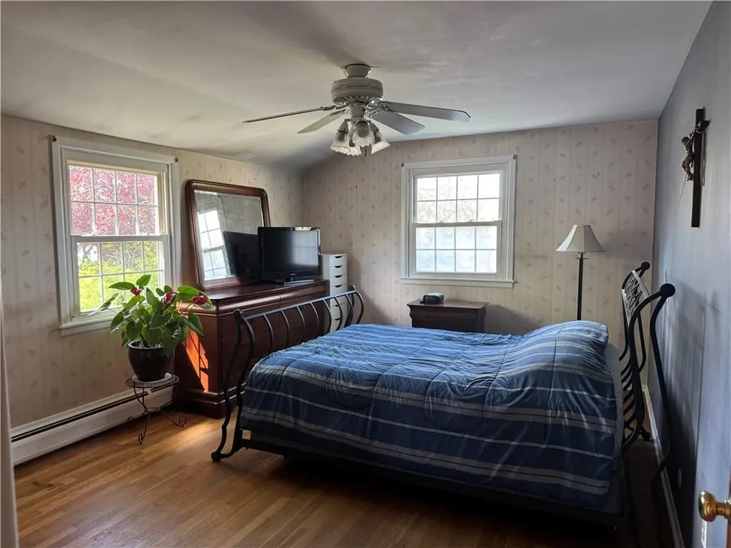27 Monmouth Drive East Providence MA 02515