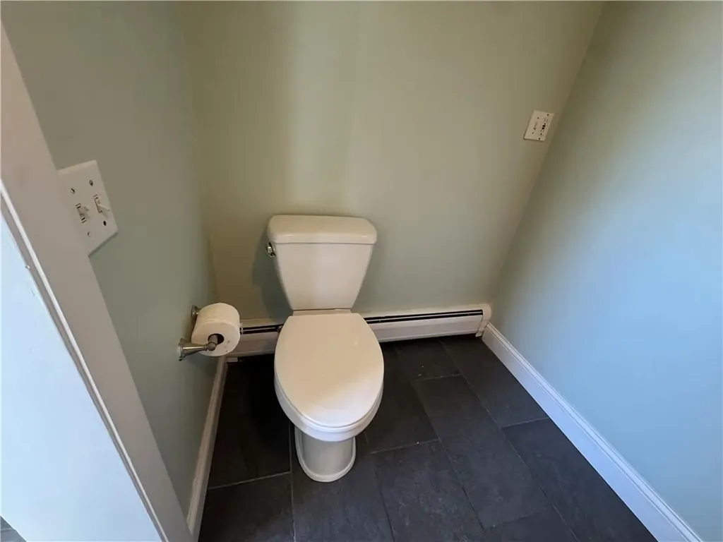 27 Monmouth Drive East Providence MA 02515