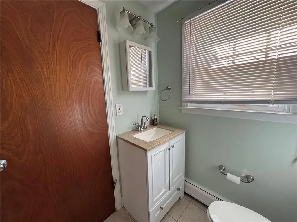 27 Monmouth Drive East Providence MA 02515
