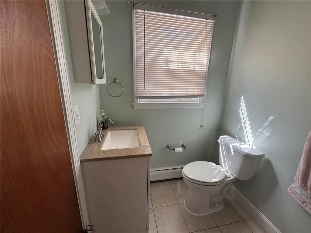 27 Monmouth Drive East Providence MA 02515