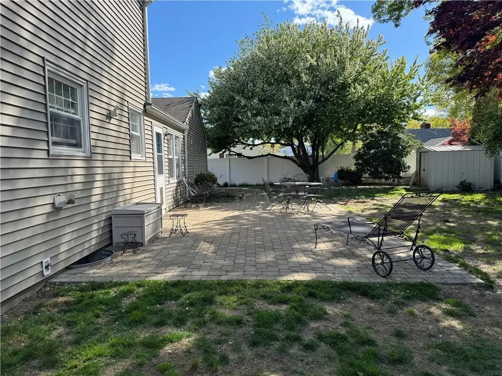 27 Monmouth Drive East Providence MA 02515