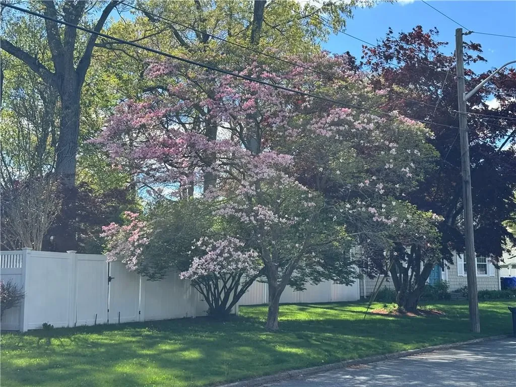 27 Monmouth Drive East Providence MA 02515