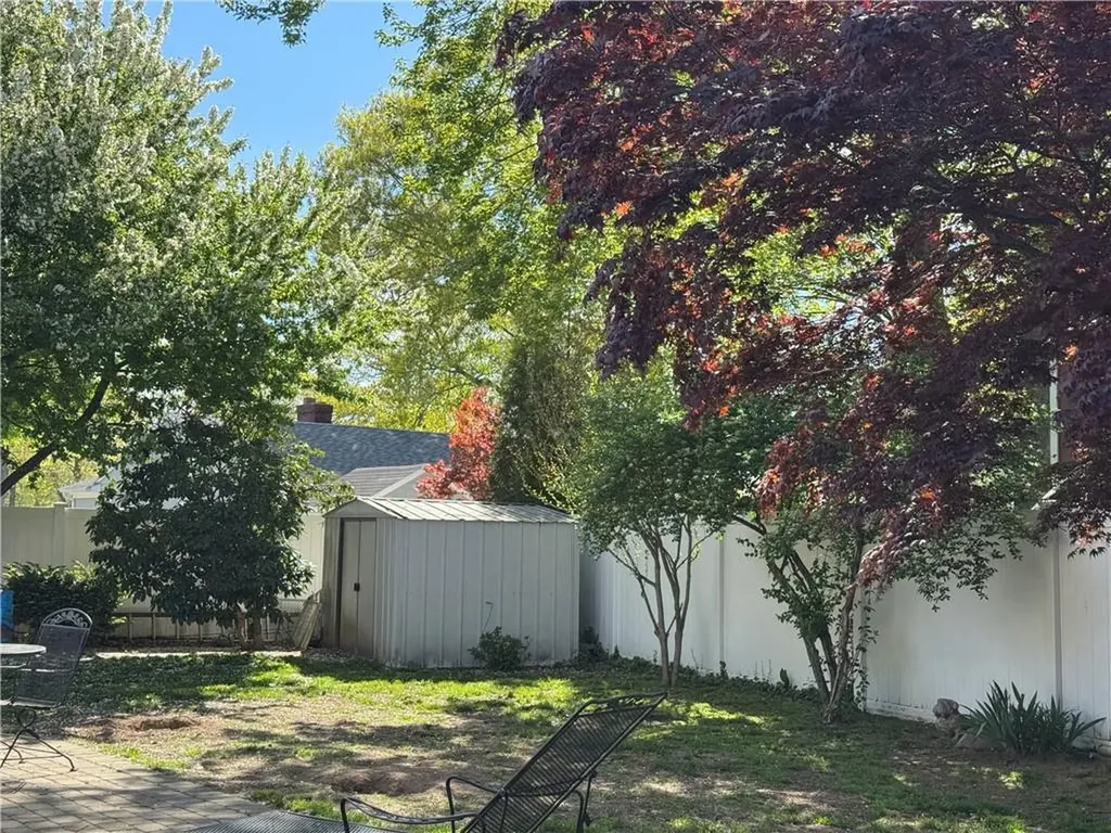 27 Monmouth Drive East Providence MA 02515