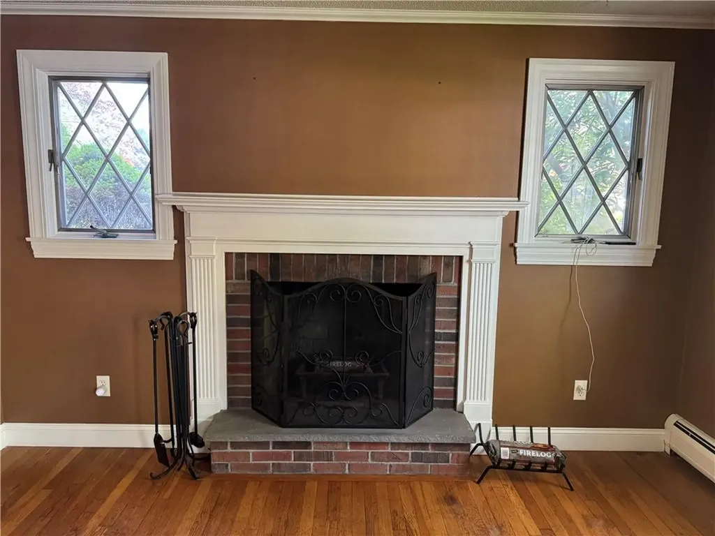 27 Monmouth Drive East Providence MA 02515