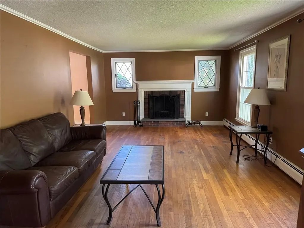 27 Monmouth Drive East Providence MA 02515