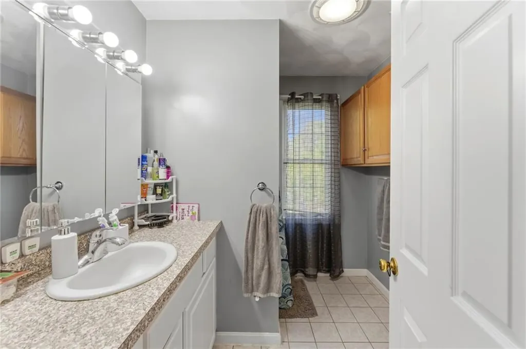 61 Metropolitan Avenue Cranston RI 02920