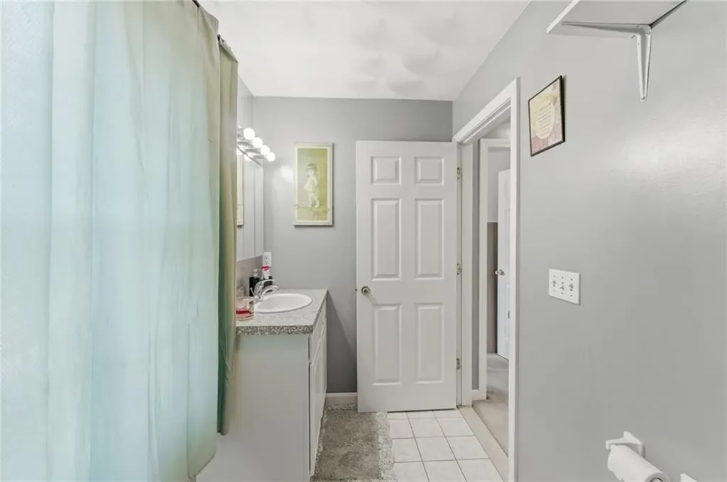 61 Metropolitan Avenue Cranston RI 02920