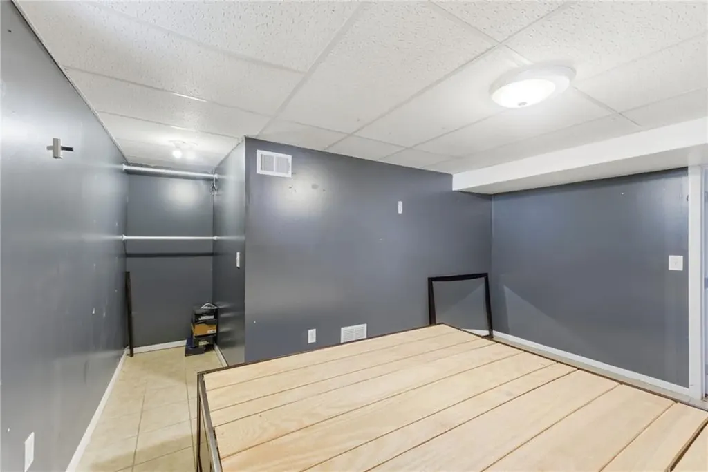 61 Metropolitan Avenue Cranston RI 02920