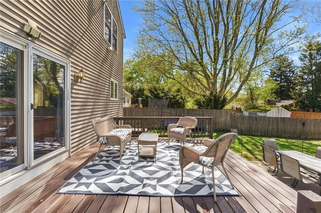 61 Metropolitan Avenue Cranston RI 02920