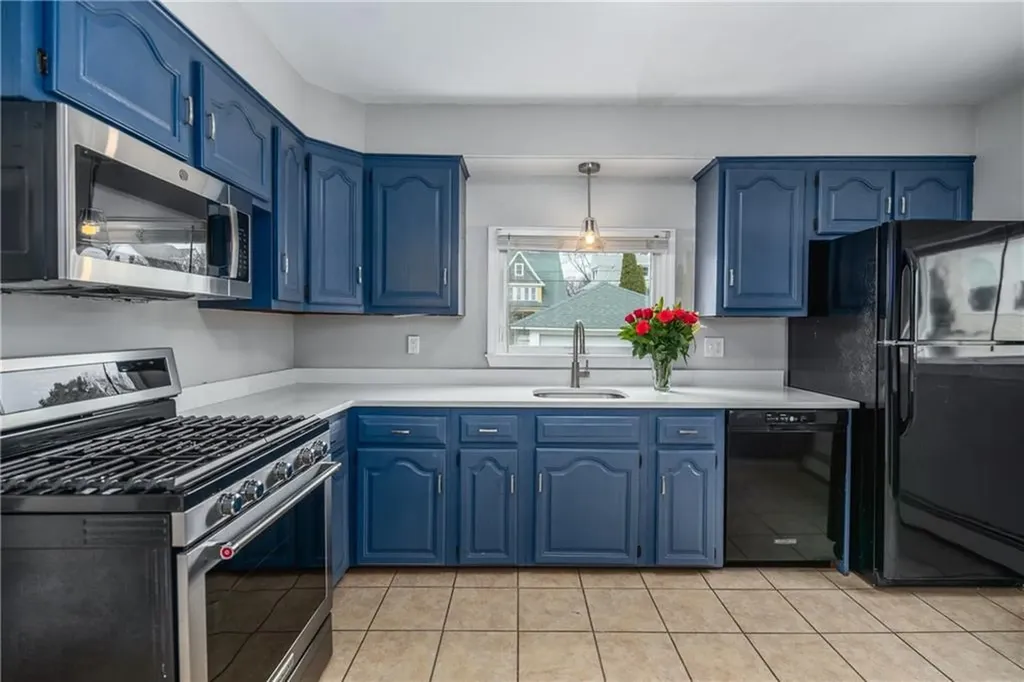 41 Berwick Lane Cranston RI 02905