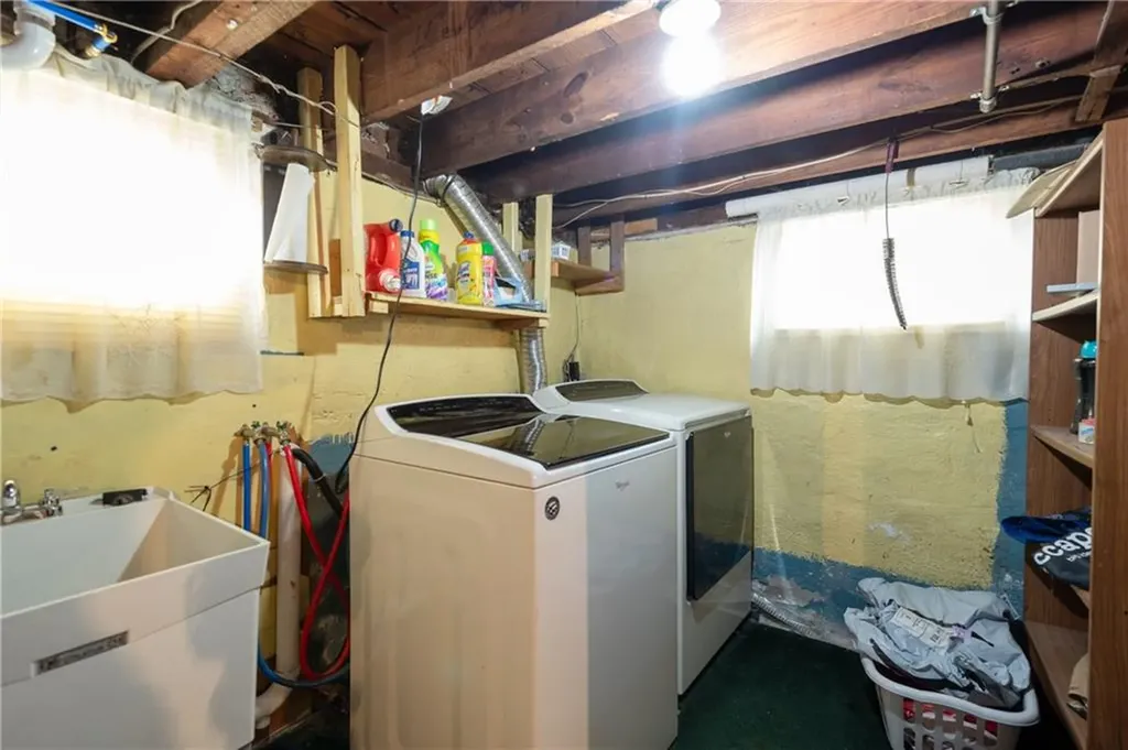 41 Berwick Lane Cranston RI 02905