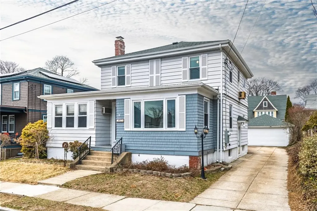 41 Berwick Lane Cranston RI 02905